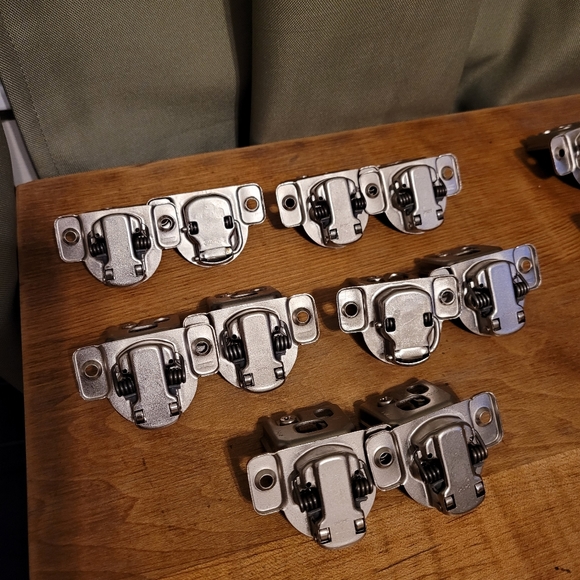 DTC 1-1/4" Overlay Soft Close 105 Degree 2 Cam Press In Face Frame Cabinet Hinge - Picture 8 of 10